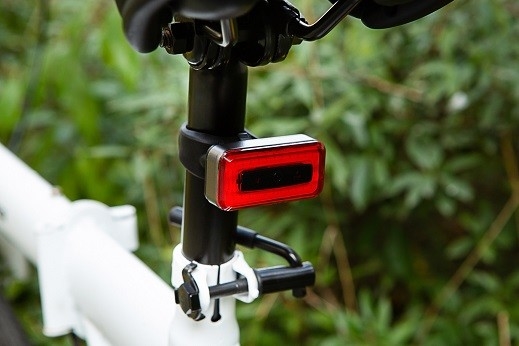 580mAh Akıllı Arka Bisiklet Işık COB RoHS LED Bisiklet Kuyruk Lambası Su Geçirmez